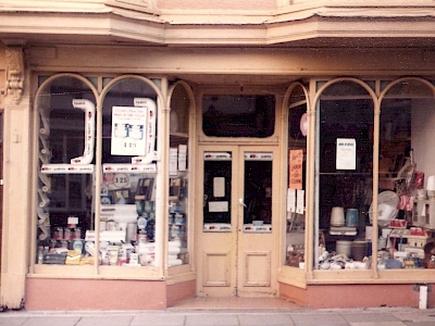 13. Decorators Shop