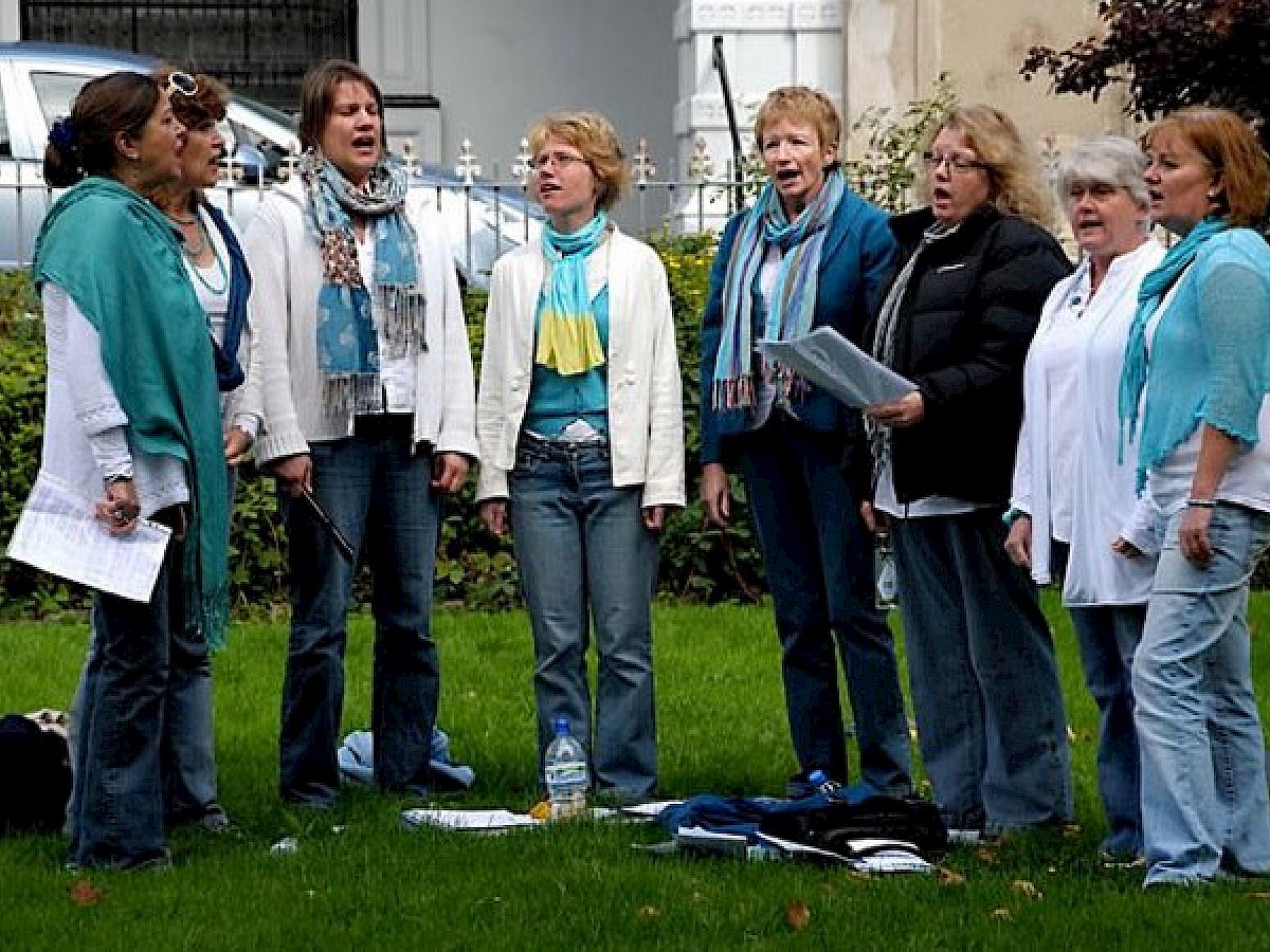 Y Boncathod - Folk Singing