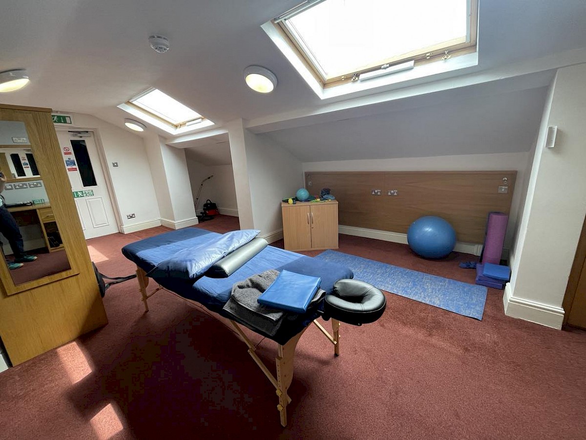 Isi Booker Physio